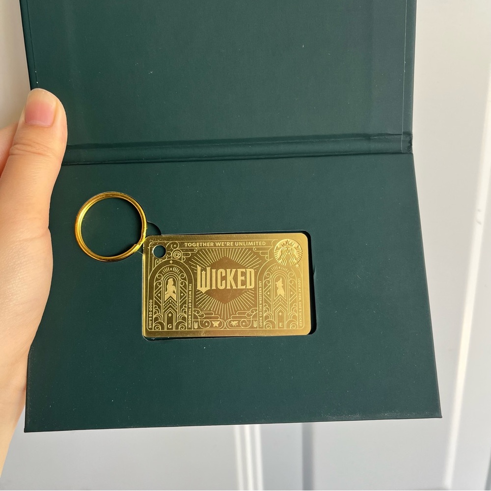 Wicked x Starbucks Limited Edition Metal Giftcard Keychain! - Picture 4 of 4